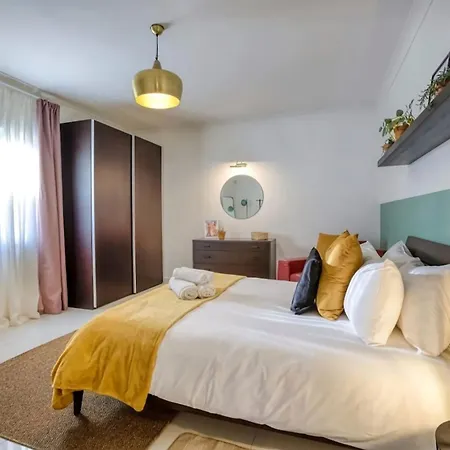 Апартаменты Comfy 1br Near A Stunning Bahar ic-Caghaq