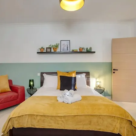 Comfy 1br Near A Stunning Apartment