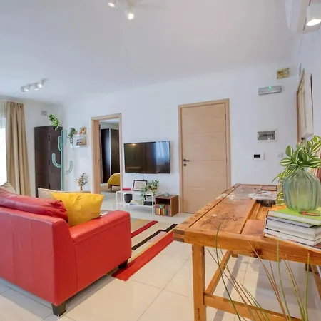 Comfy 1br Near A Stunning Apartment Bahar ic-Caghaq